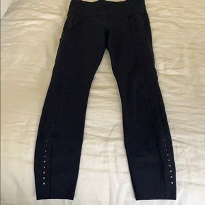 Lululemon Fast and Free Tight 25’ - Size 6 - Navy